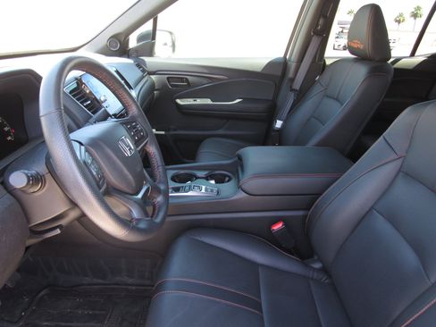 Used 2025 Honda Ridgeline TrailSport image 14