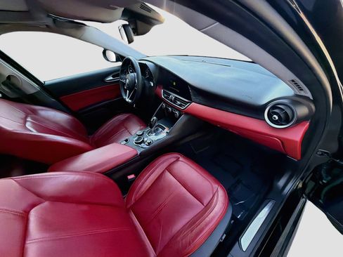 Used 2019 Alfa Romeo Giulia w/ Quick Order Package 22K Sport RWD image 32