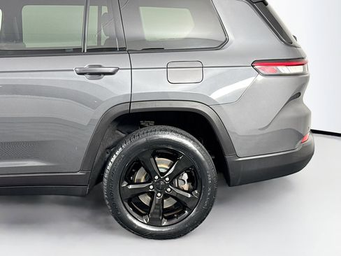 Used 2022 Jeep Grand Cherokee L Laredo image 47