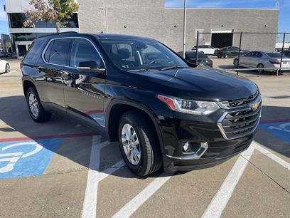 Used 2021 Chevrolet Traverse LT
