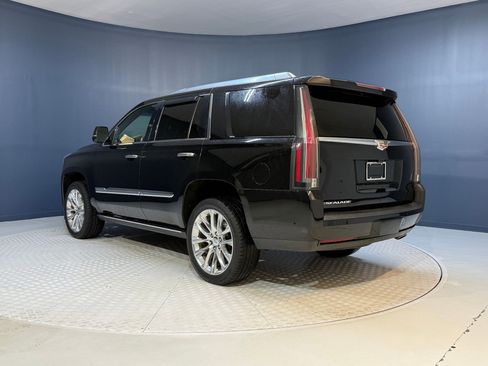 Used 2018 Cadillac Escalade Platinum image 3