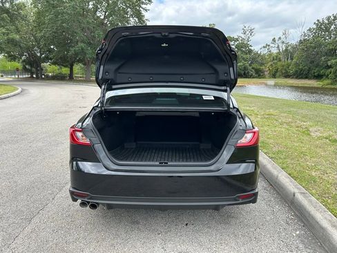 Used 2025 Toyota Camry SE image 10