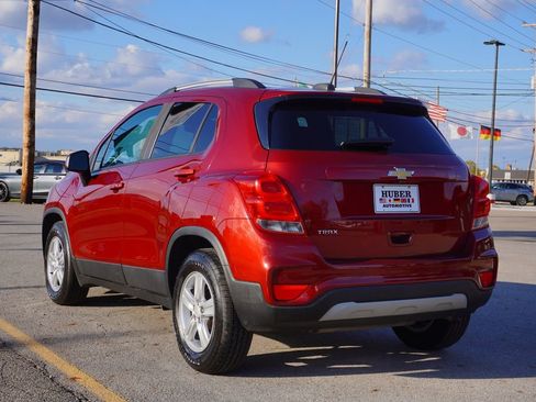 Used 2021 Chevrolet Trax LT w/ Driver Confidence Package image 5