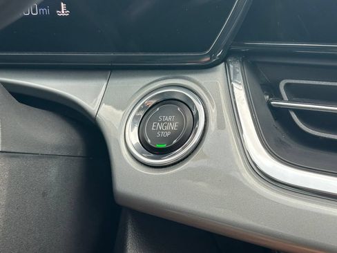 Used 2025 Chevrolet Trax LT FWD image 25
