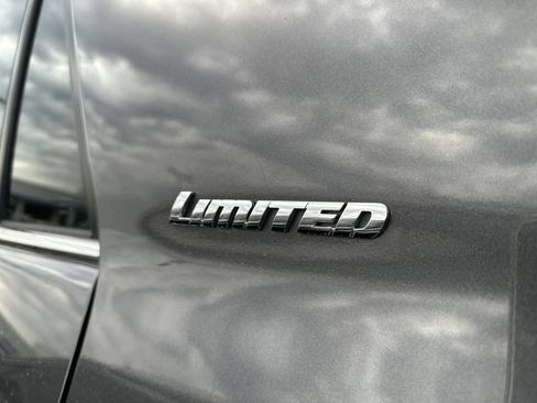 Used 2022 Toyota 4Runner Limited AWD/4WD image 33