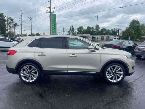 Used 2017 Lincoln MKX Reserve w/ Driver Assistance Package FWD image 9