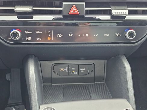 New 2026 Kia Sportage EX w/ EX Panorama Roof Package image 17