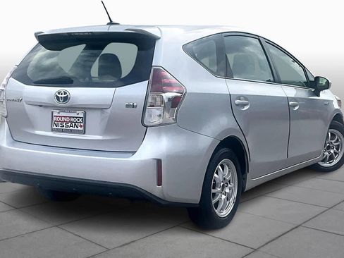 Used 2017 Toyota Prius V Four image 12
