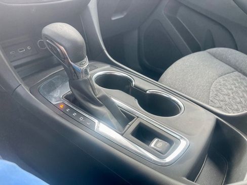 Used 2024 Chevrolet Equinox LT FWD image 12