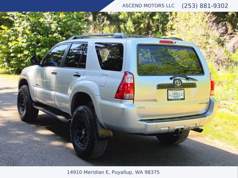 Used 2007 Toyota 4Runner SR5 AWD/4WD image 3