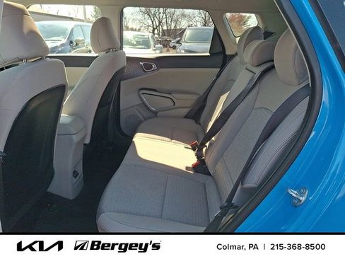 Used 2023 Kia Soul EX image 11