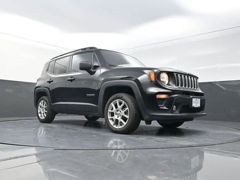 Used 2023 Jeep Renegade Latitude w/ Premium Group image 21
