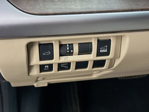 Used 2018 Subaru Outback 2.5i Limited w/ Popular Package #2 AWD/4WD image 17