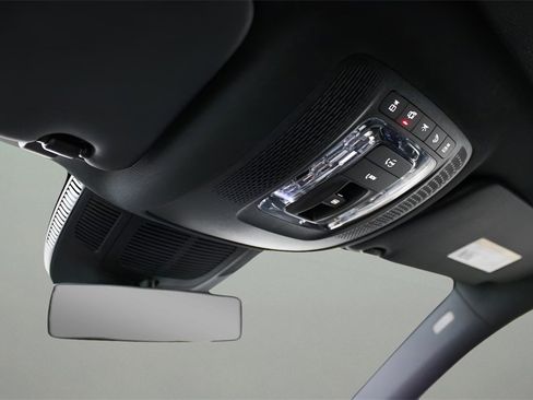 Used 2025 Mercedes-Benz GLS 450 4MATIC image 16