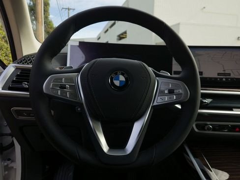 New 2026 BMW X7 xDrive40i w/ Climate Comfort Package image 10