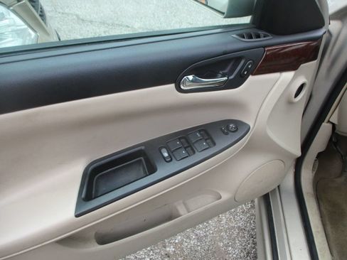 Used 2011 Chevrolet Impala LT FWD image 12