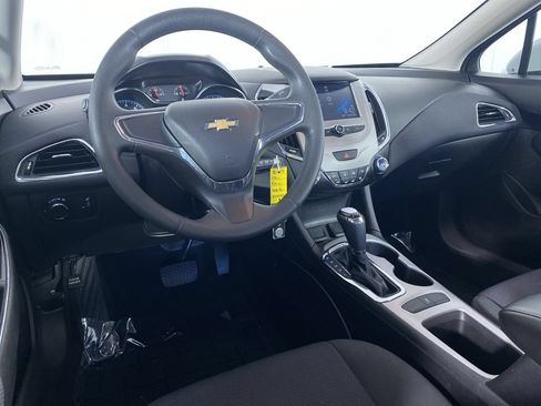 Used 2017 Chevrolet Cruze LS FWD image 2