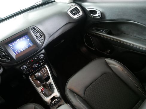 Used 2018 Jeep Compass Latitude w/ Popular Equipment Group image 11