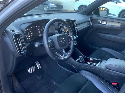 Used 2021 Volvo XC40 T5 R-Design w/ Advanced Package image 17