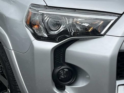 Used 2020 Toyota 4Runner TRD Off-Road Premium w/ Moonroof Package AWD/4WD image 9