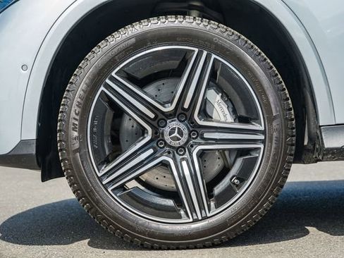 Used 2024 Mercedes-Benz GLC 300 4MATIC image 18