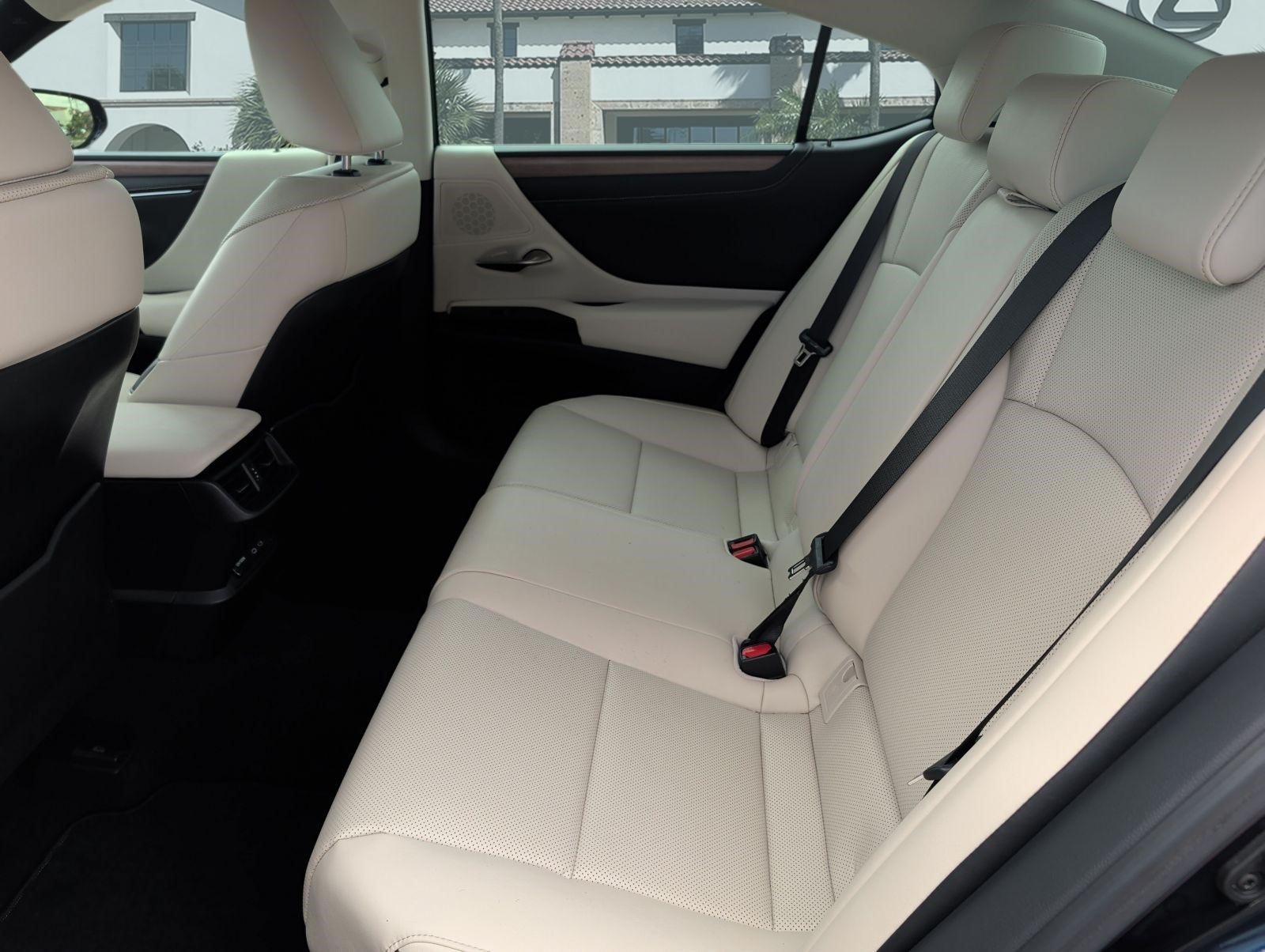 Used 2025 Lexus ES 350 w/ Premium Package FWD image 25