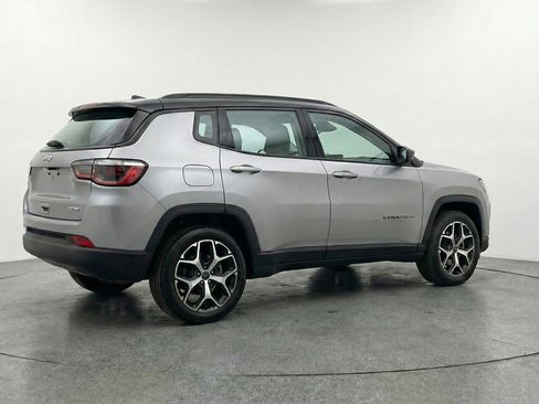 Used 2025 Jeep Compass Limited image 7