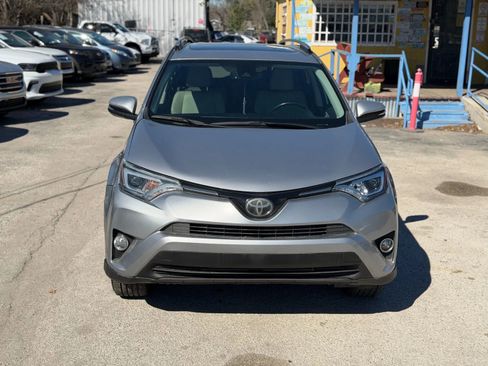 Used 2018 Toyota RAV4 Limited image 5