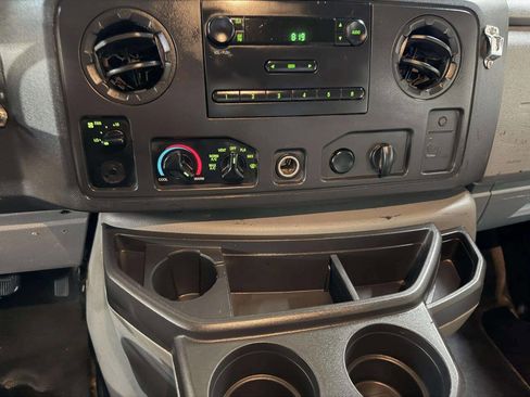 Used 2010 Ford E-350 and Econoline 350 Extended Super Duty image 34