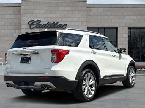 Used 2022 Ford Explorer Platinum w/ Equipment Group 601A AWD/4WD image 3