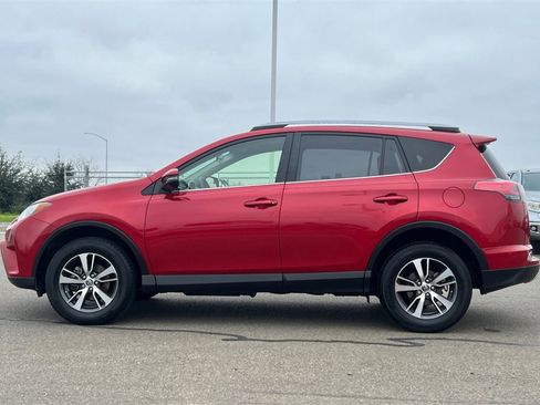 Certified 2017 Toyota RAV4 XLE w/ Carpet Mat Package image 9