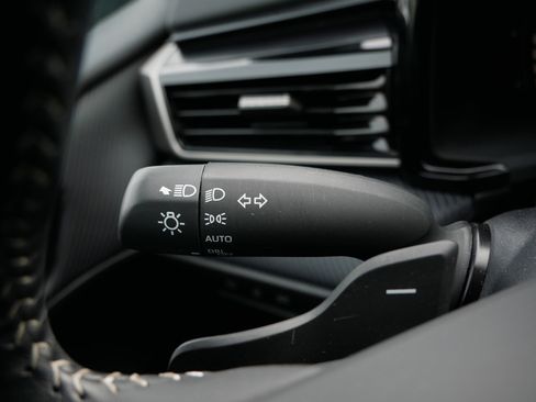 Certified 2025 Toyota Camry SE image 33