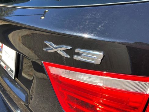 Used 2017 BMW X3 sDrive28i w/ Premium Package image 9