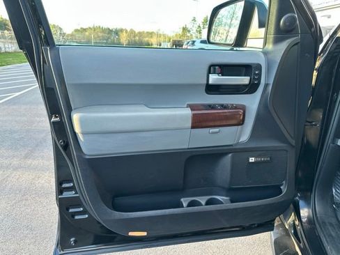 Used 2016 Toyota Sequoia Platinum AWD/4WD image 19