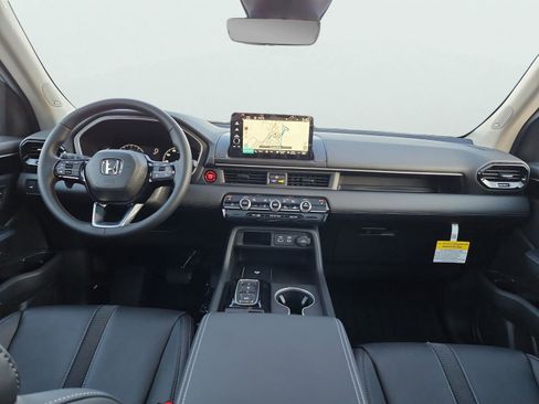 New 2025 Honda Pilot Touring image 7