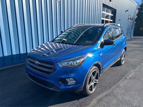 Used 2019 Ford Escape SEL image 2