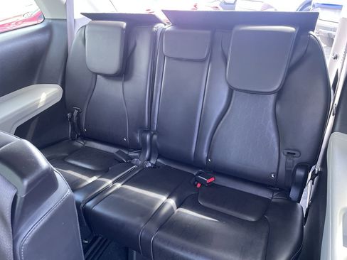 Used 2024 Kia Carnival LX image 22