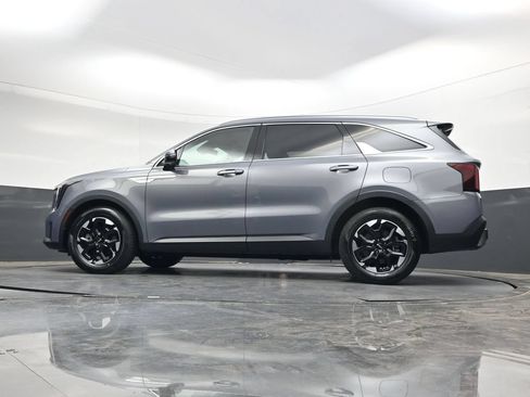 Used 2025 Kia Sorento S FWD image 30