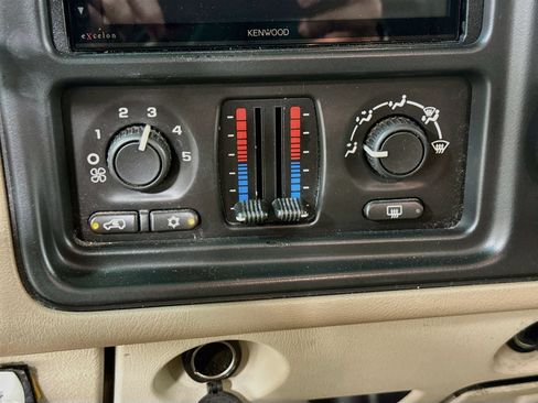 Used 2003 Chevrolet Tahoe LS RWD image 13
