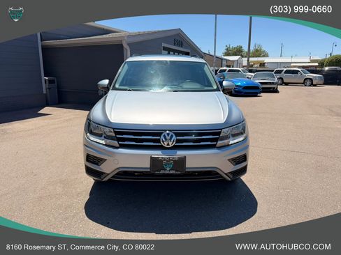 Used 2020 Volkswagen Tiguan SE w/ Panoramic Sunroof Package AWD/4WD image 3