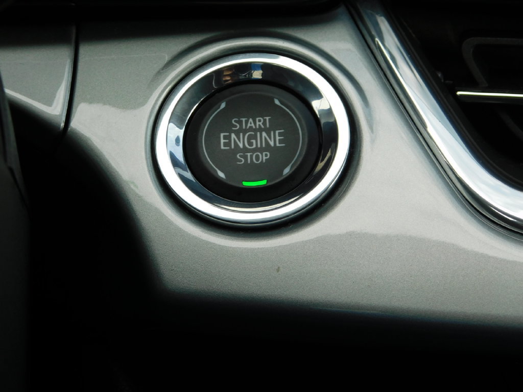 Used 2025 Chevrolet Trax LT FWD image 31