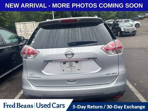 Used 2016 Nissan Rogue SV w/ SV Moonroof Package AWD/4WD image 4