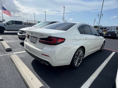 Used 2023 BMW 530i xDrive w/ Convenience Package AWD/4WD image 3