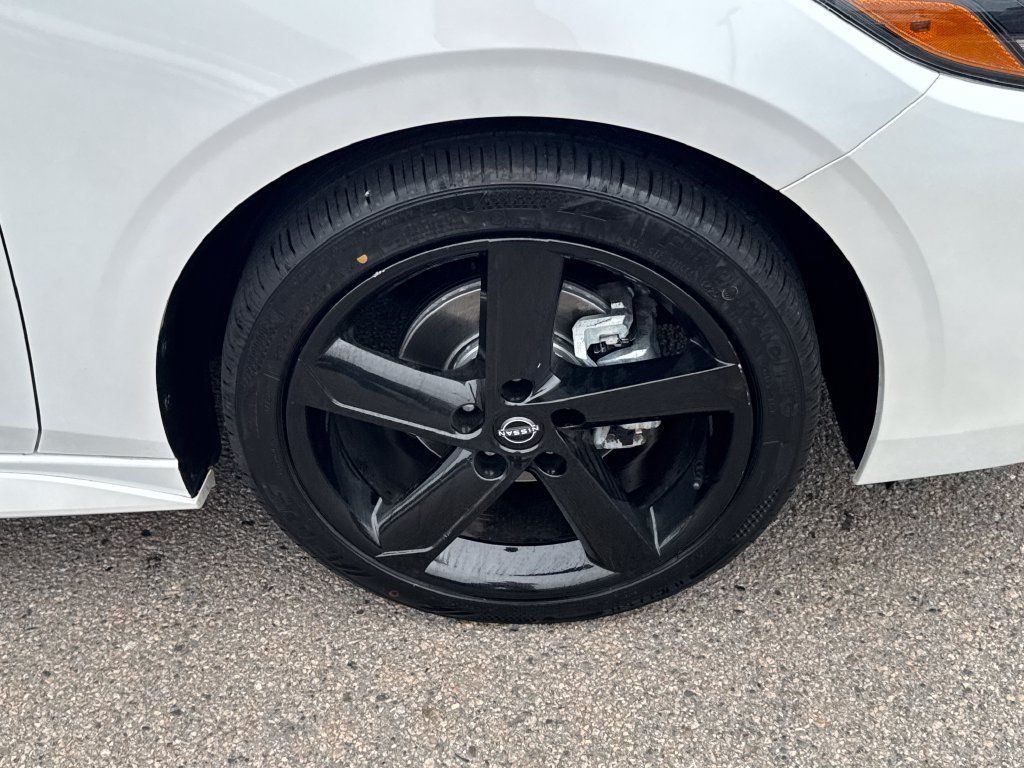 Used 2024 Nissan Sentra SR FWD image 43