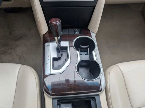 Used 2014 Toyota Camry XLE w/ Leather Package image 18