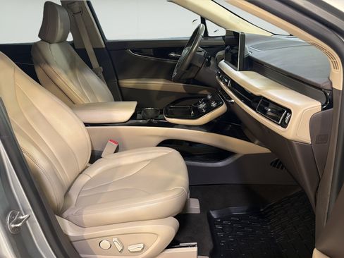Used 2023 Lincoln Nautilus AWD w/ Premium Package image 29