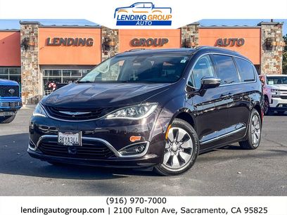 Used 2018 Chrysler Pacifica Limited w/ Advanced Safetytec Group