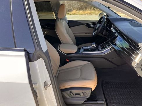 Used 2021 Audi Q8 Prestige w/ Prestige Package image 27