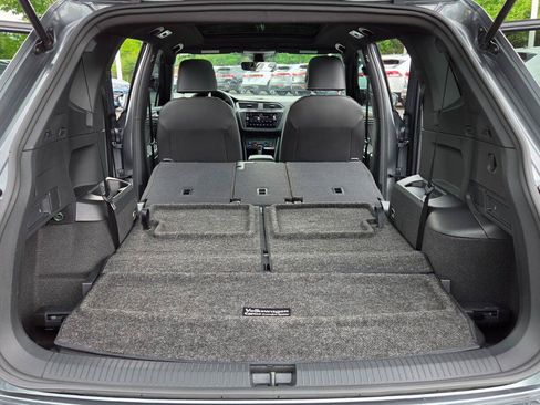 Certified 2023 Volkswagen Tiguan SE R-Line FWD image 71