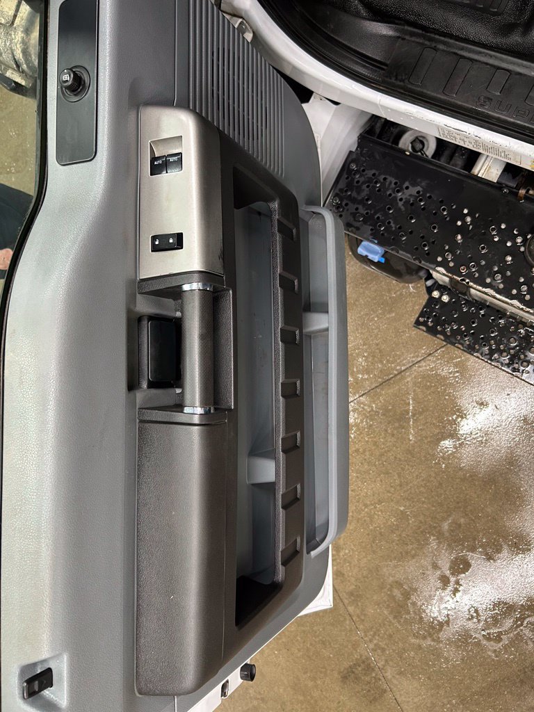 Certified 2022 Ford F750 2WD Regular Cab Super Duty image 14